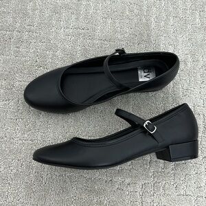 NWOB Dolce Vita “Dollie” Mary Jane black flat kitten heel career work cocktail